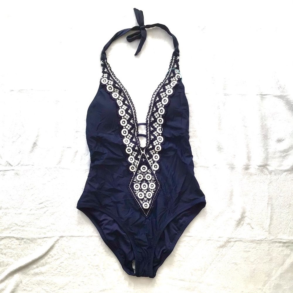 NWT Kona Sol Plunge Neck Embroidered Swim Suit (M)